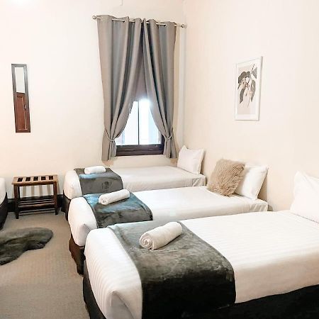 Neath Hotel Eksteriør billede