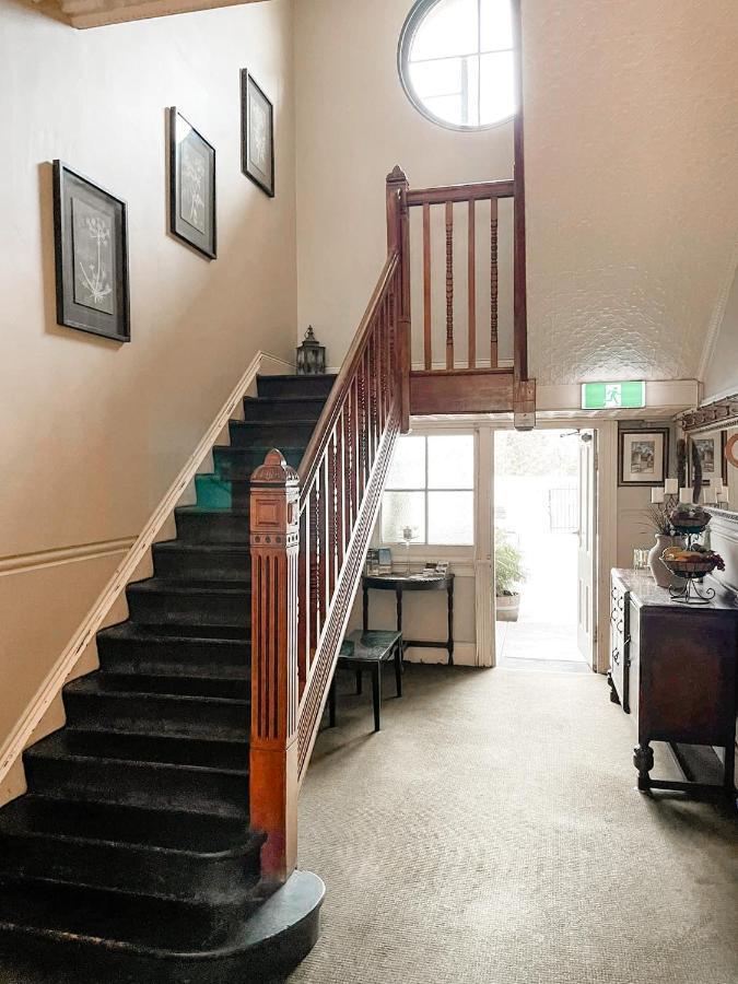 Neath Hotel Eksteriør billede