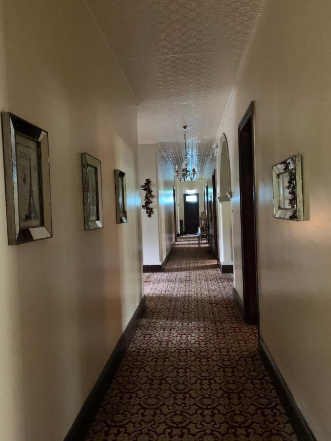 Neath Hotel Eksteriør billede