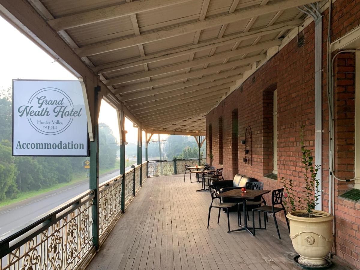 Neath Hotel Eksteriør billede